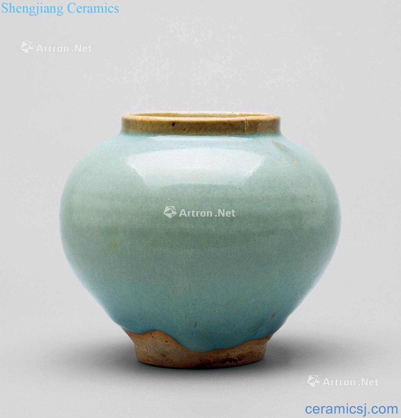 The yuan dynasty Sky blue glaze masterpieces cans