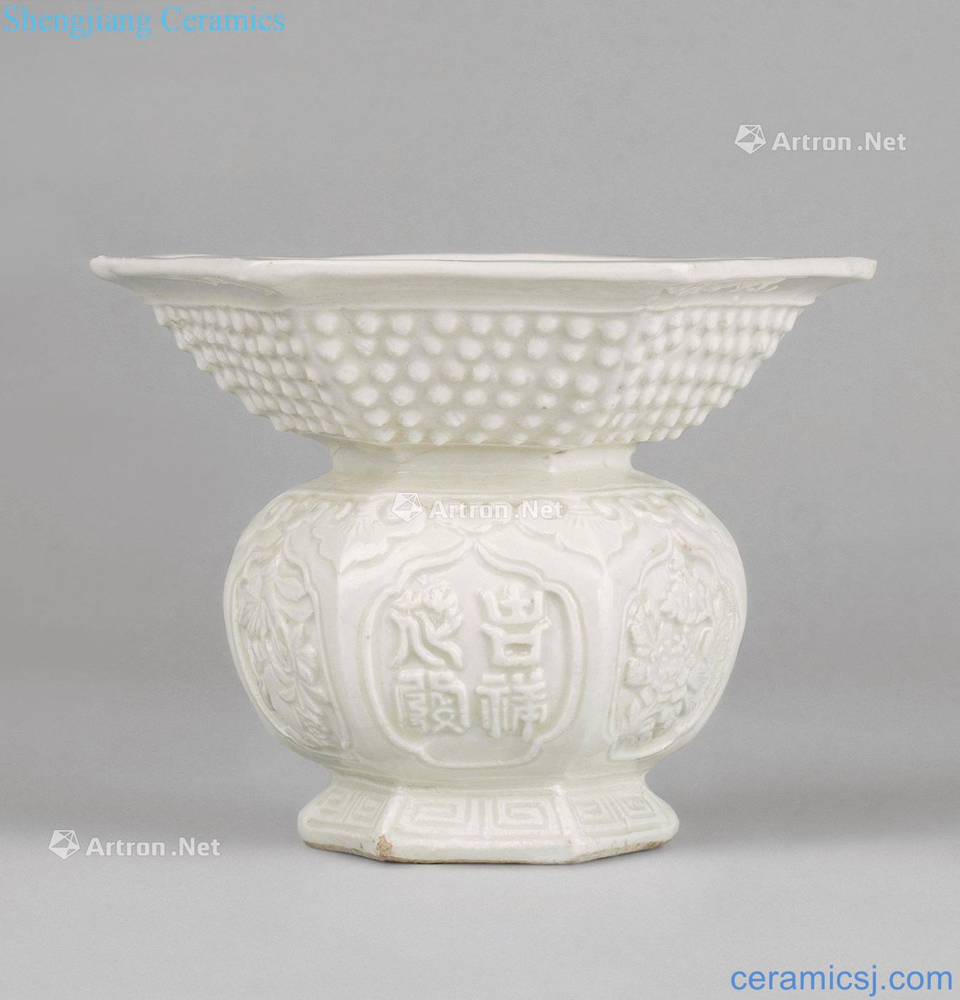 Gold - yuan Pearl white porcelain medallion slag bucket