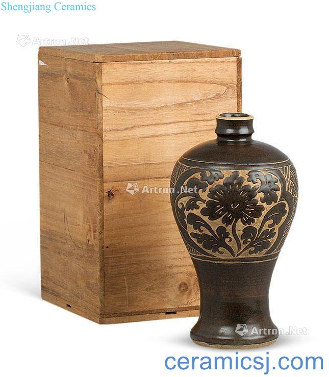 Jin magnetic state kiln carved flower plum bottle