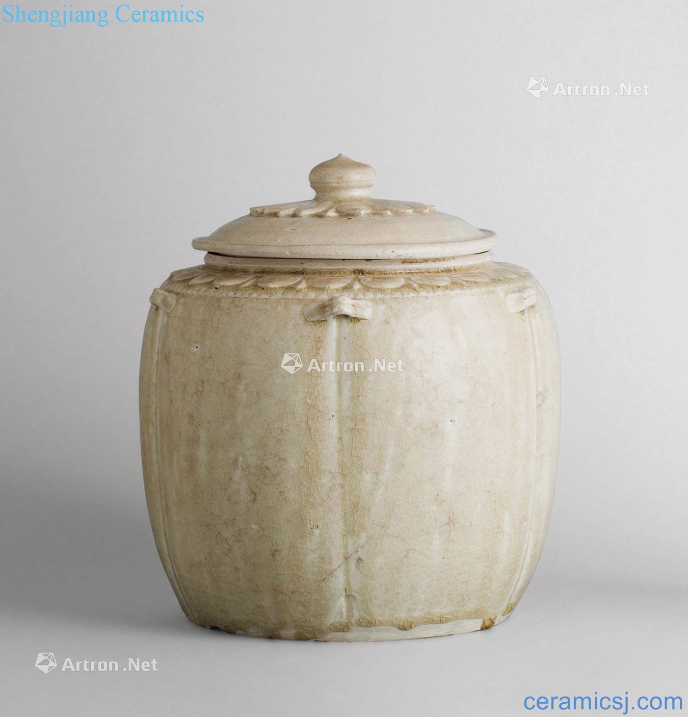 The tang dynasty White glazed lotus-shaped grain six series cover tank