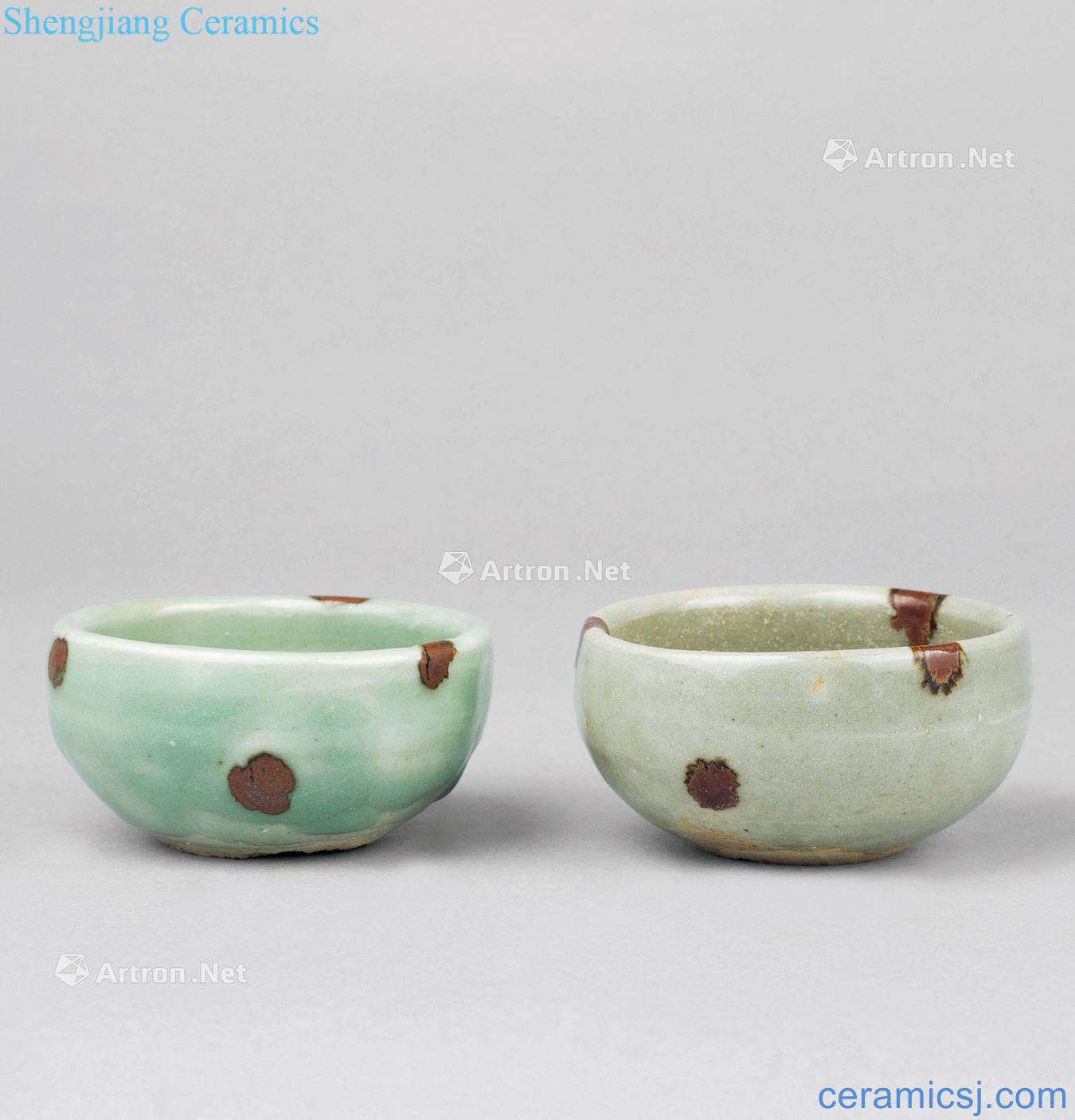 Yuan dynasty celadon stippling small cup (a)