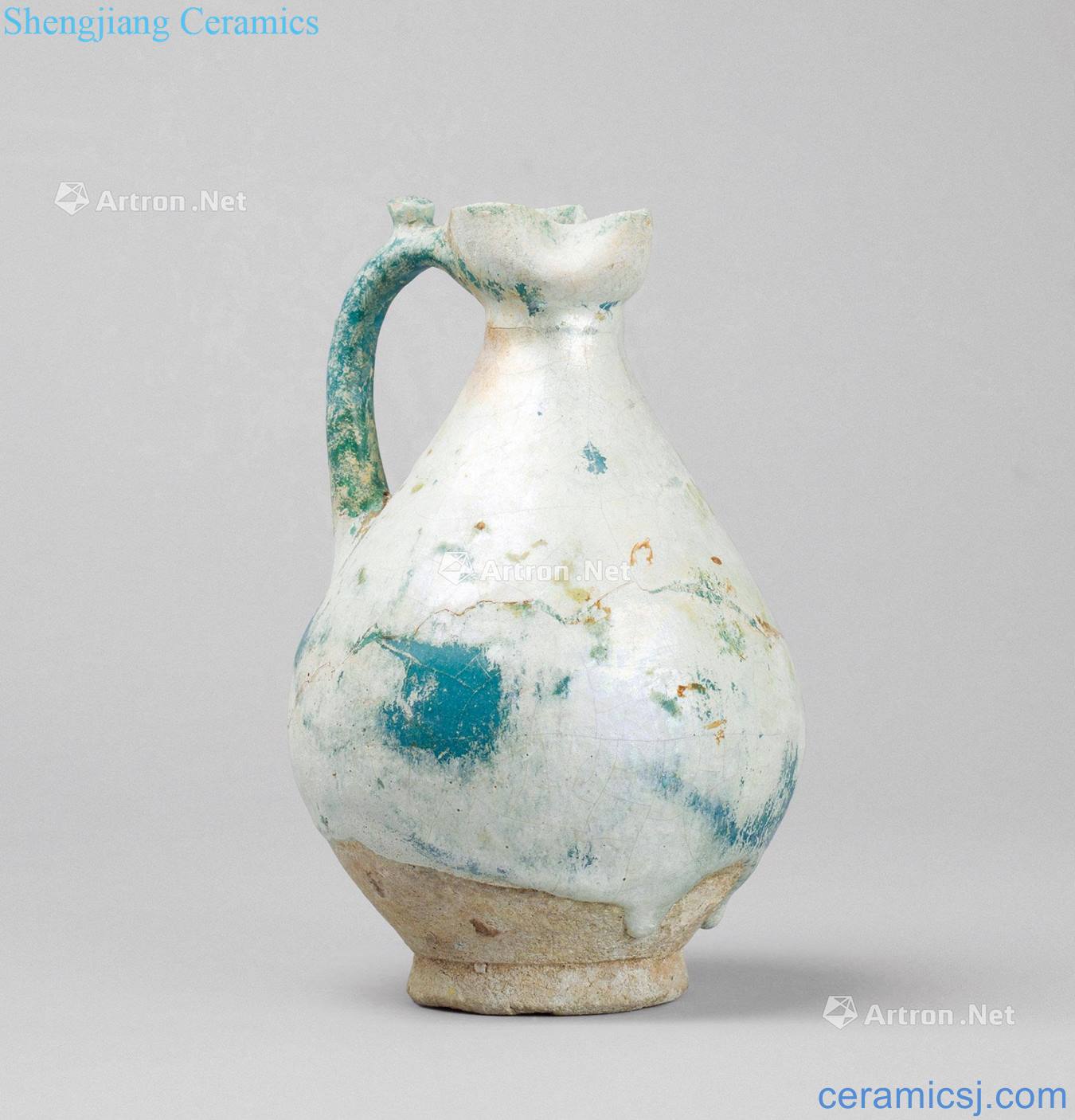 The tang dynasty Blue glaze ewer