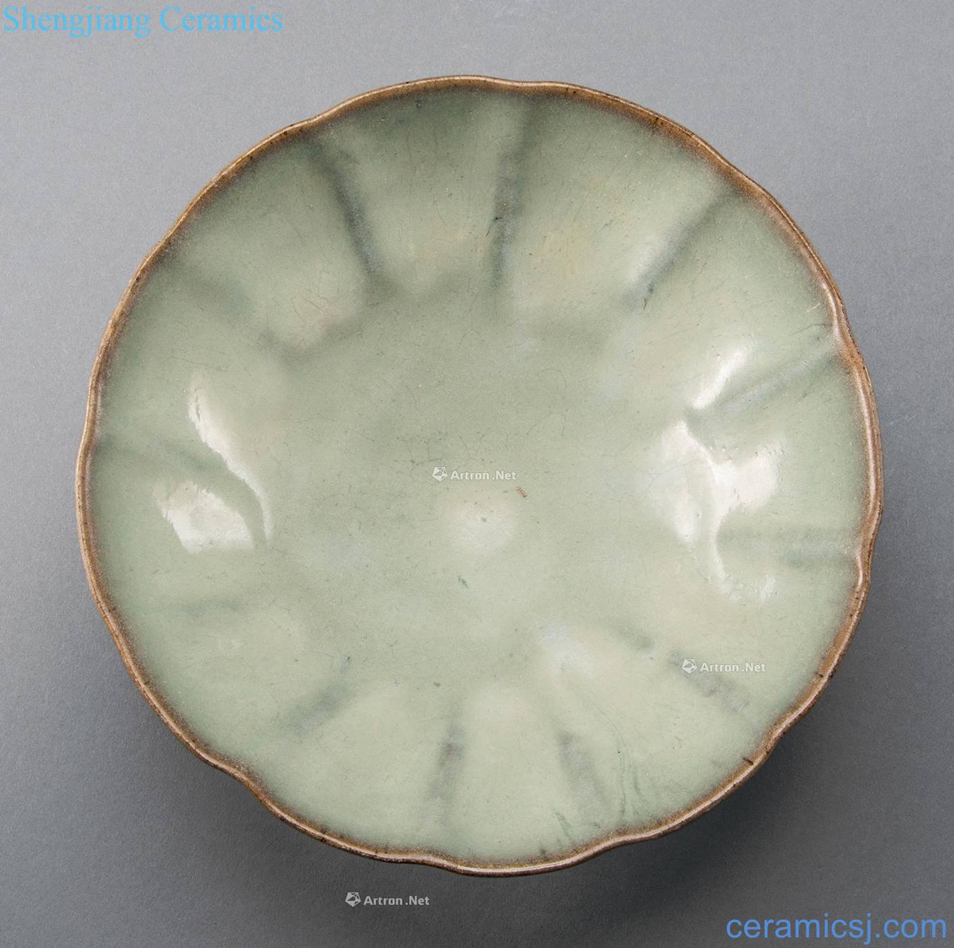 yuan Flower mouth chrysanthemum petals masterpieces green-splashed bowls