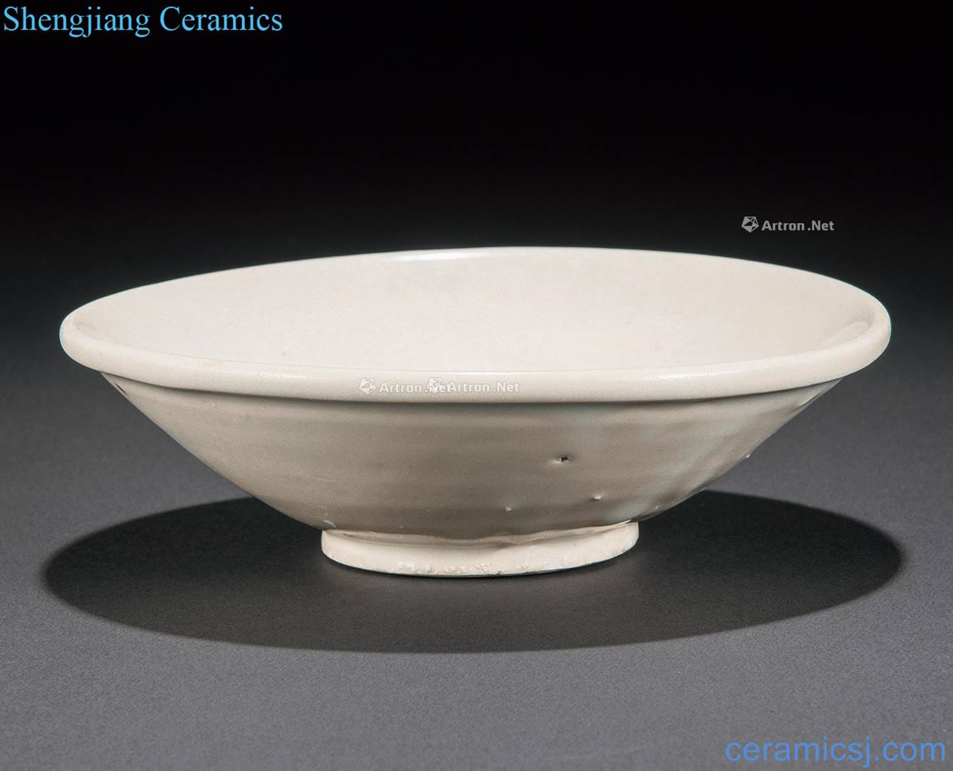 The tang dynasty Xing kiln white glazed bowl