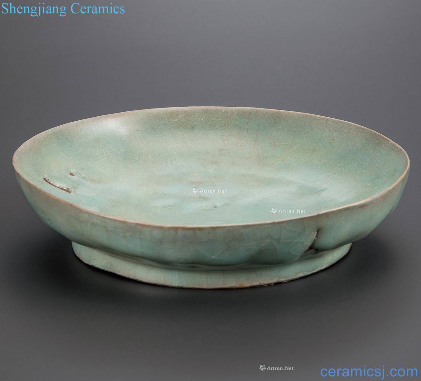 Guan kilns powder blue plate