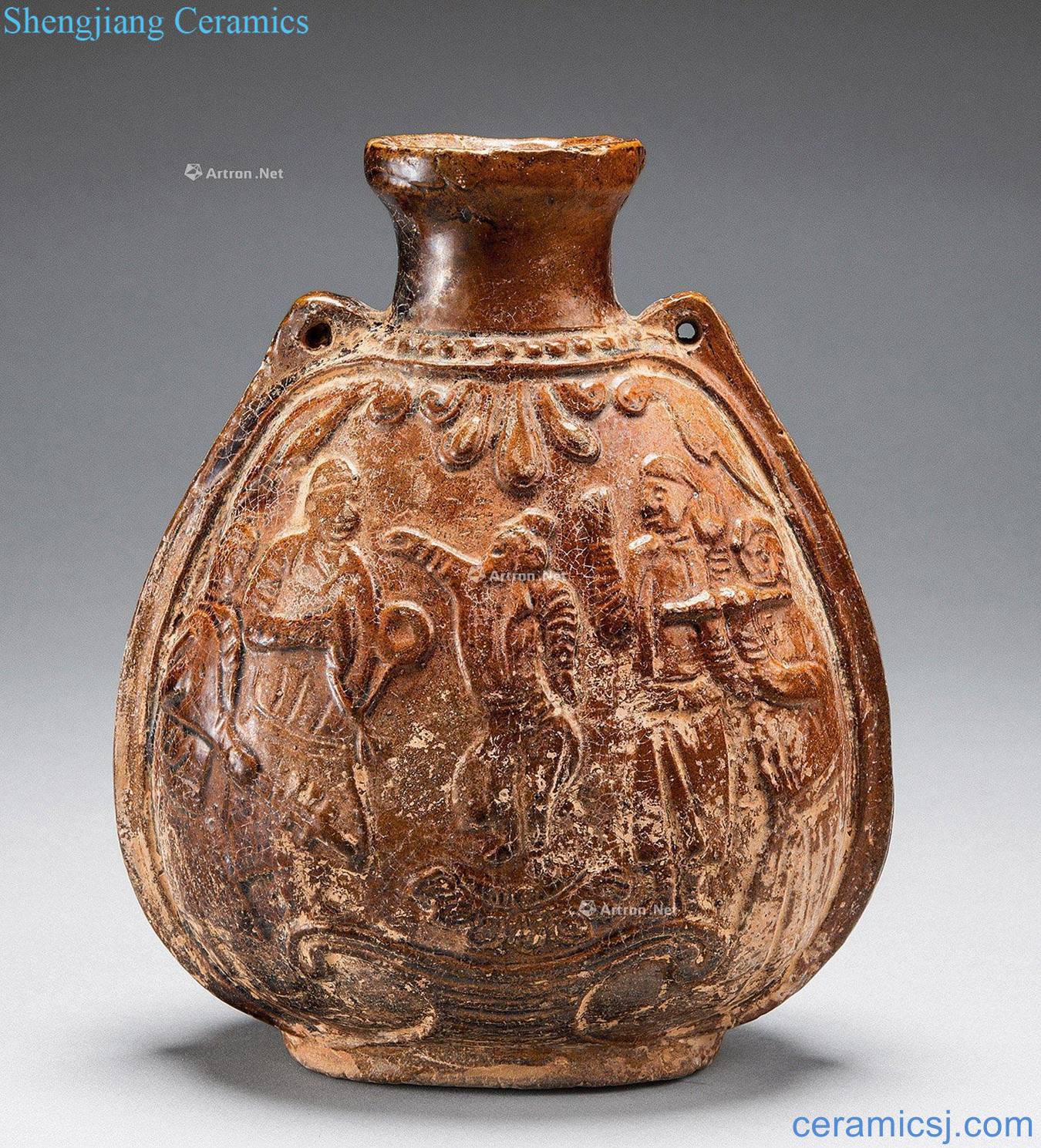 The tang dynasty Yellow glaze skins pot