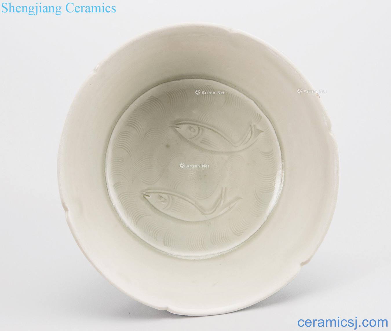 Song dynasty blue and white mouth Pisces bowl