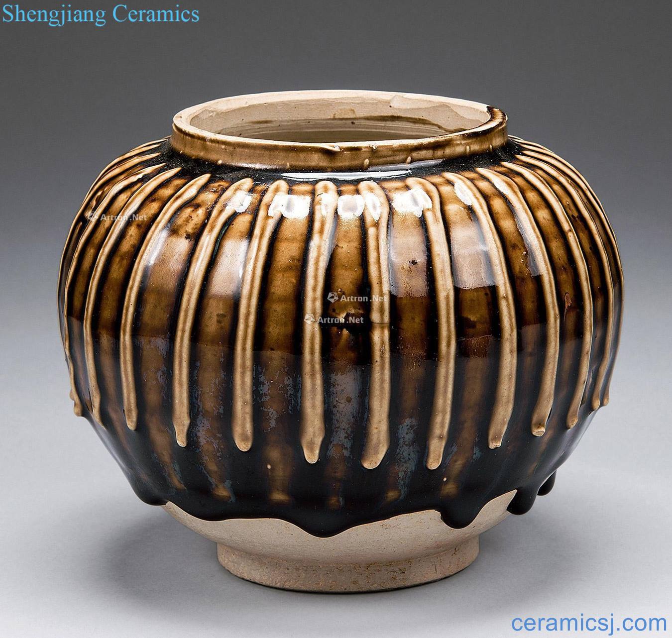 The song dynasty Henan red glaze line cans