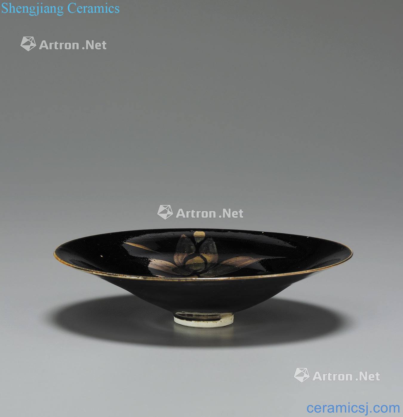 The northern song dynasty kiln black glaze gold flower lamp