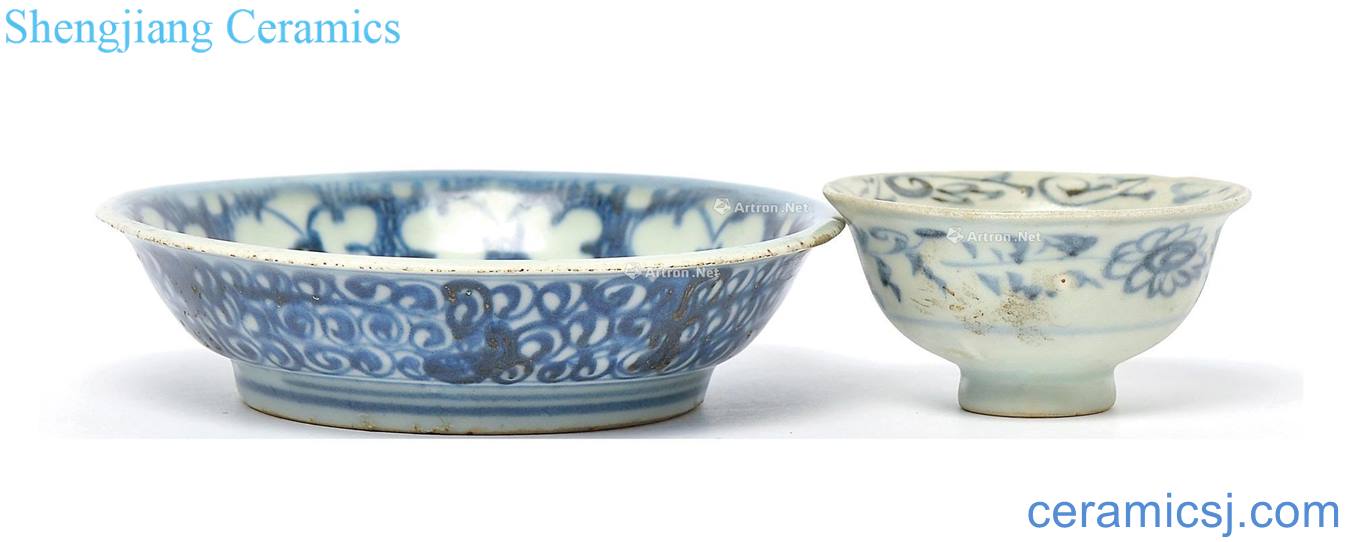 Ming Blue and white flower tattoos cup Even the blue and white bowl (two parts)