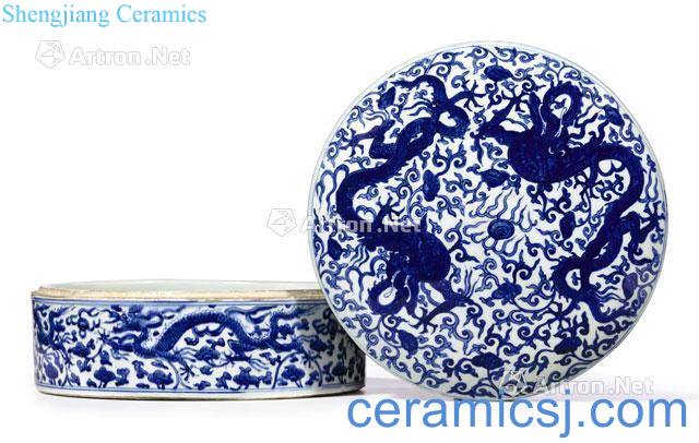 Ming wanli Blue and white wear cheese flying dome box