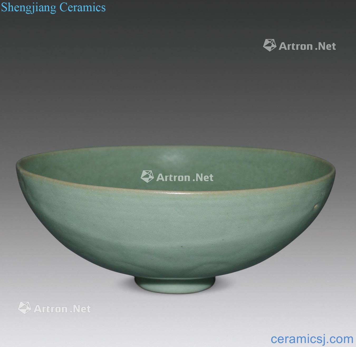 In the Ming dynasty Pea green glazed carved bowl