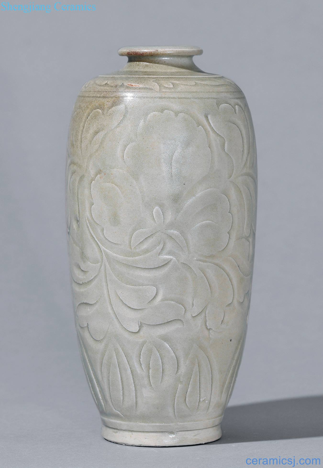 Northern song dynasty Yao state kiln carved plum bottle