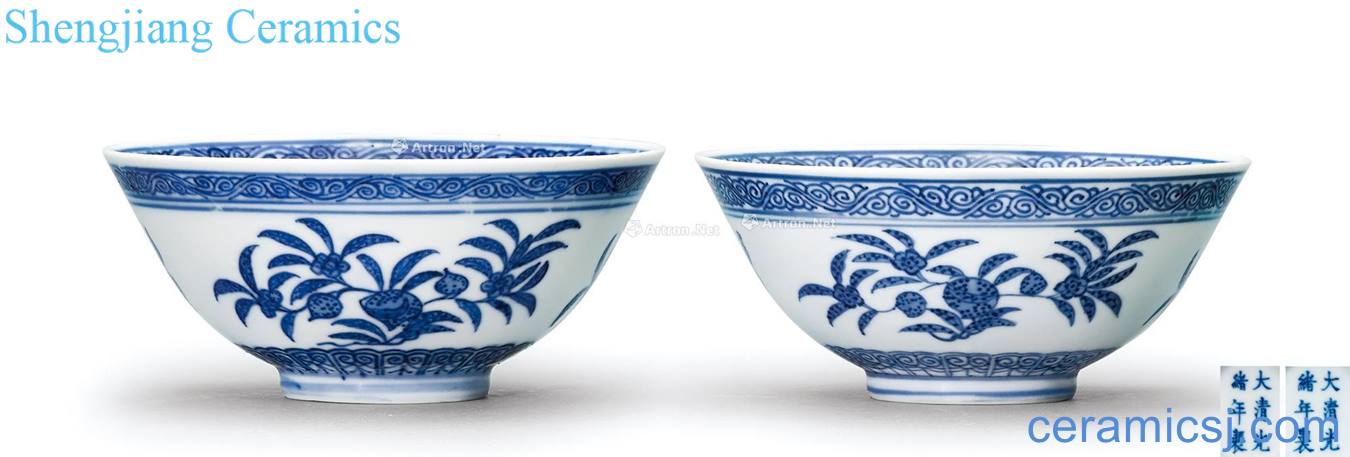 Qing guangxu Blue and white sanduo green-splashed bowls (a)