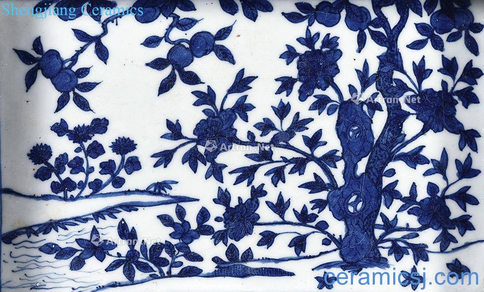 Ming wanli Blue and white flower tattoo box