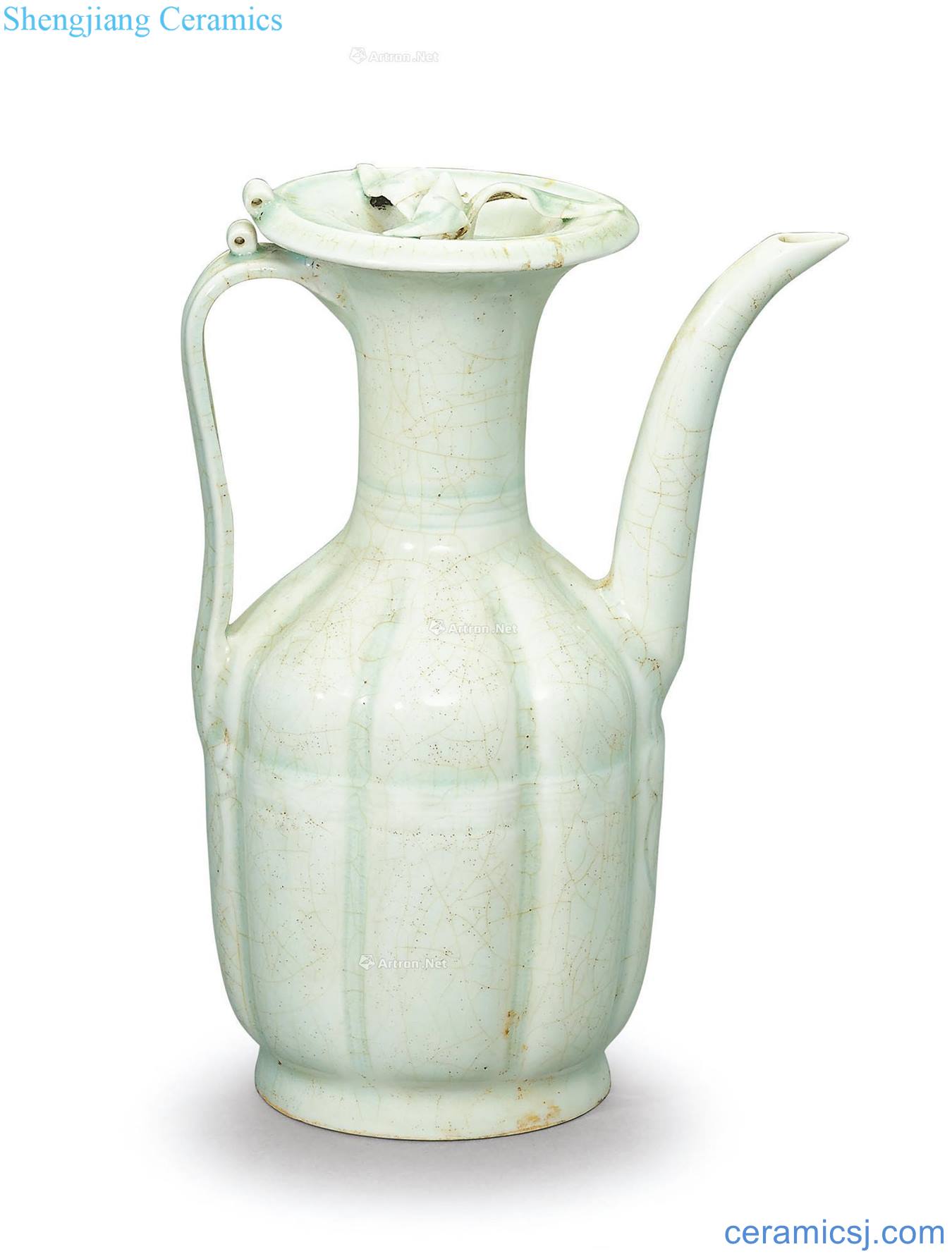 The song dynasty Green melon prismatic even cover ewer craft