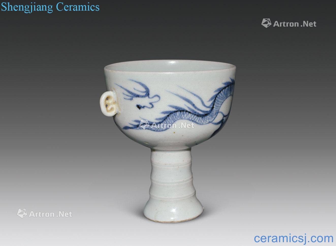 The yuan dynasty Blue and white dragon monaural footed cup