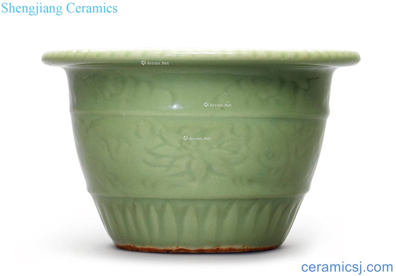 Ming in the 15th century Longquan green glazed carved lotus flower grain flower pot