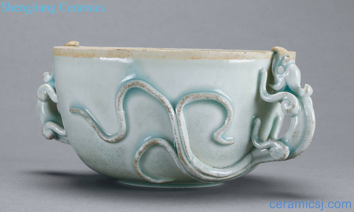 The song dynasty Blue white porcelain ssangyong ear cup