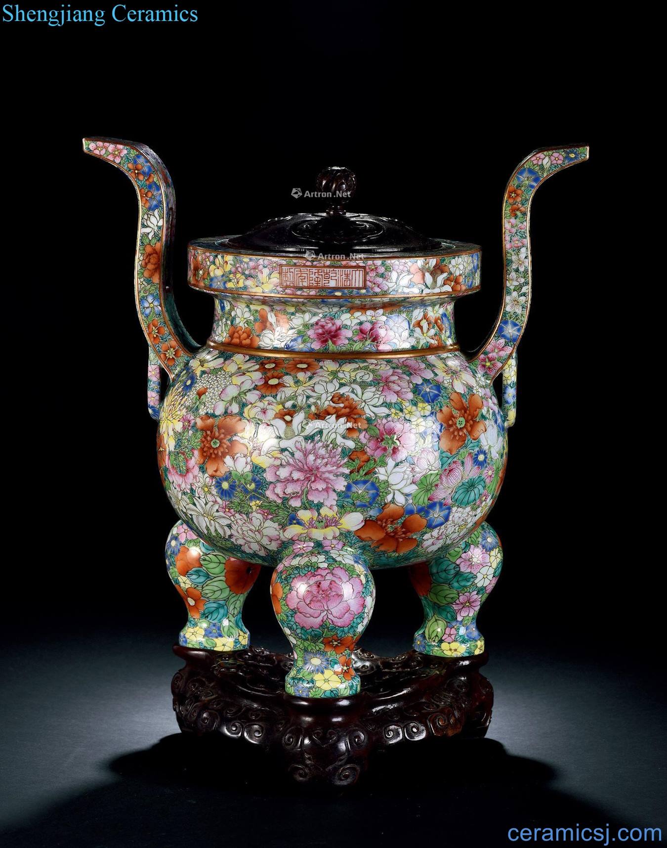 Qing qianlong pastel flowers do not fall to the ground toward the crown ear furnace with three legs