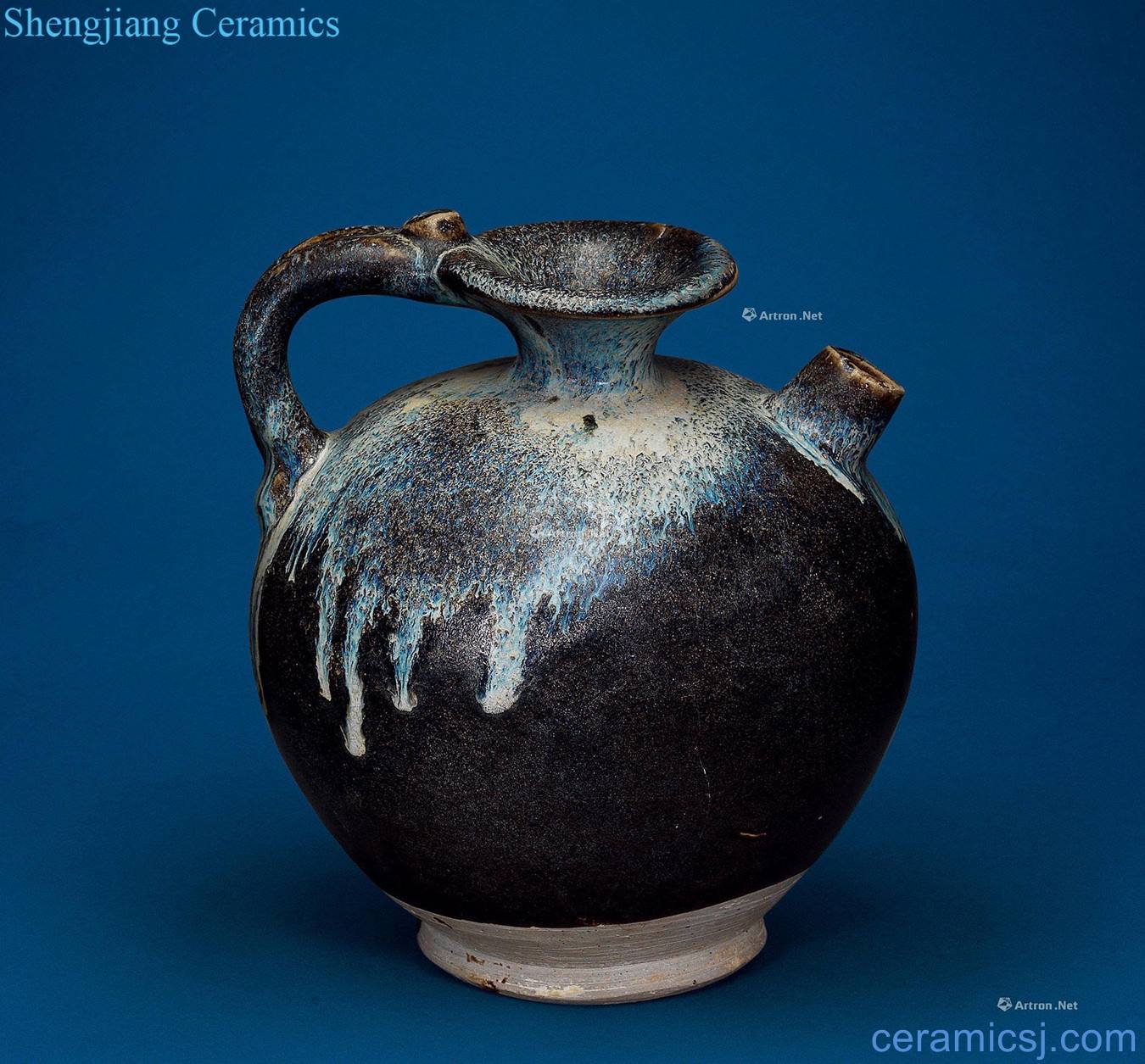 The tang dynasty White spot ewer LuShan kiln black glaze month