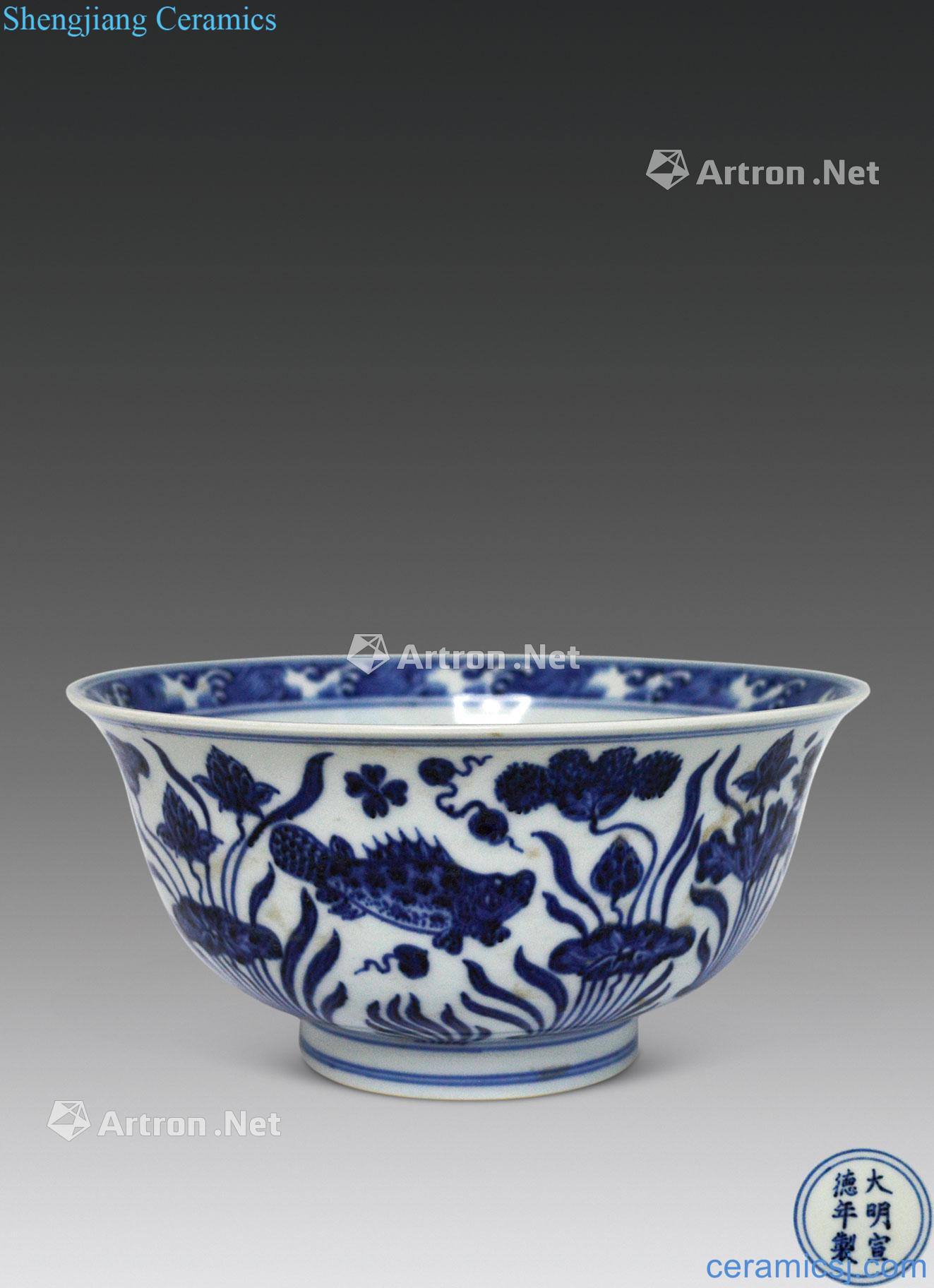 Ming xuande Blue and white fish algae green-splashed bowls