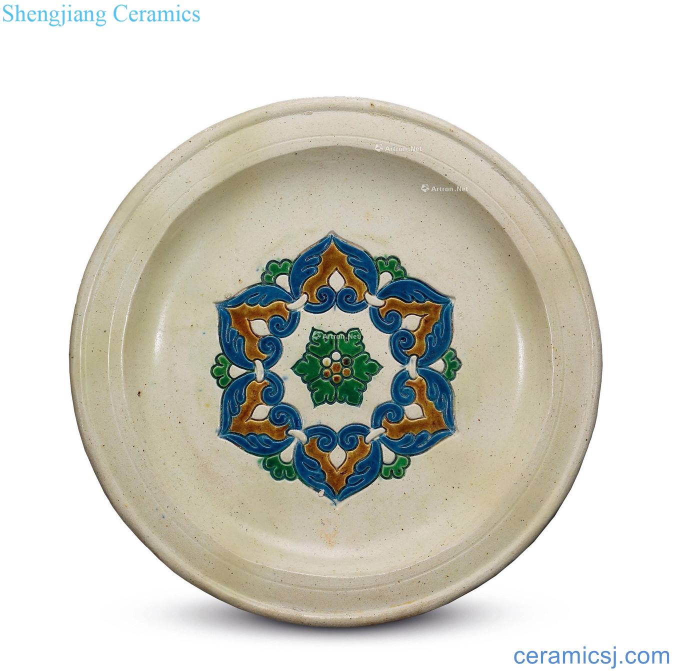 Tang water three-color treasure phase pattern plate with three legs