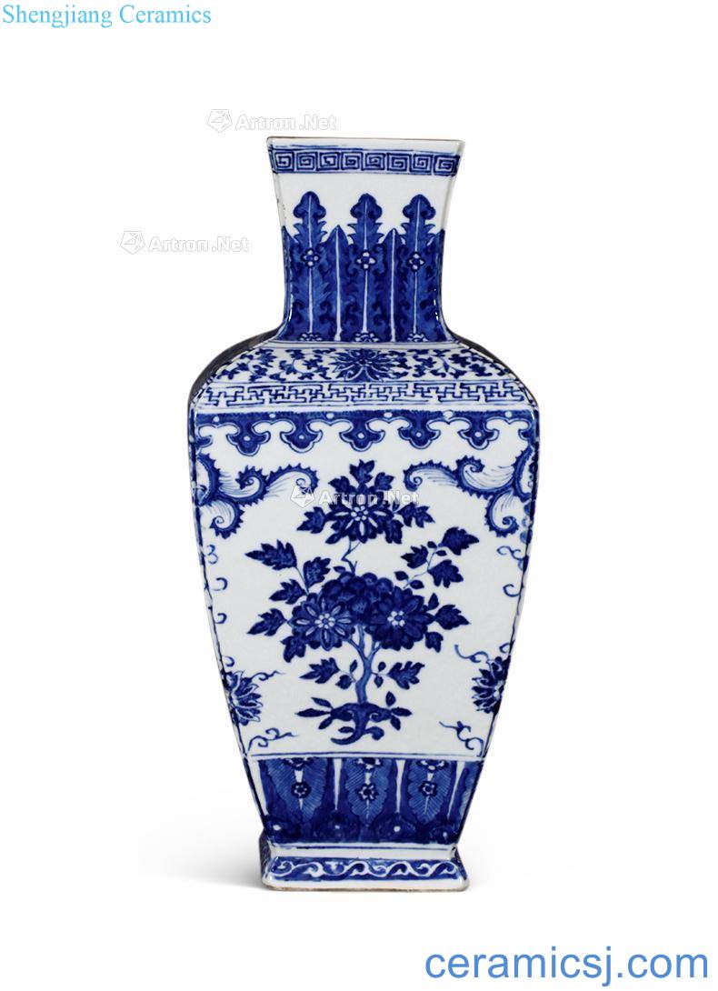 Qing qianlong Blue and white flower square bottles