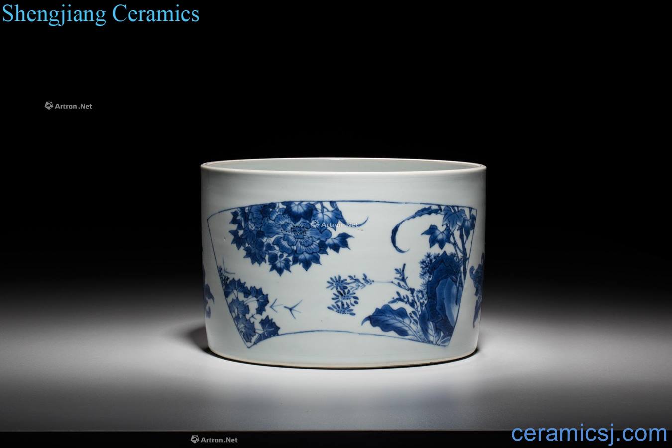 Ming qing not Blue and white flower pen container