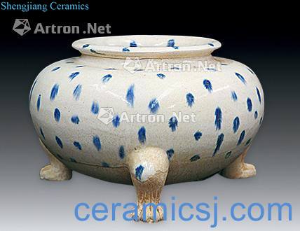 Tang dynasty blue-and-white furnace with three legs