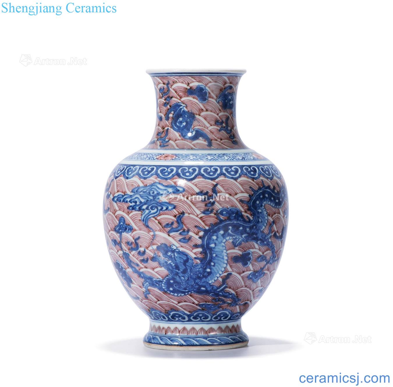 Qing qianlong Blue and white youligong seawater therefore dragon bottle
