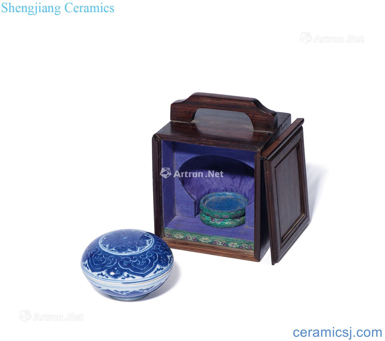 The qing emperor kangxi Blue and white flower tattoo ink pad