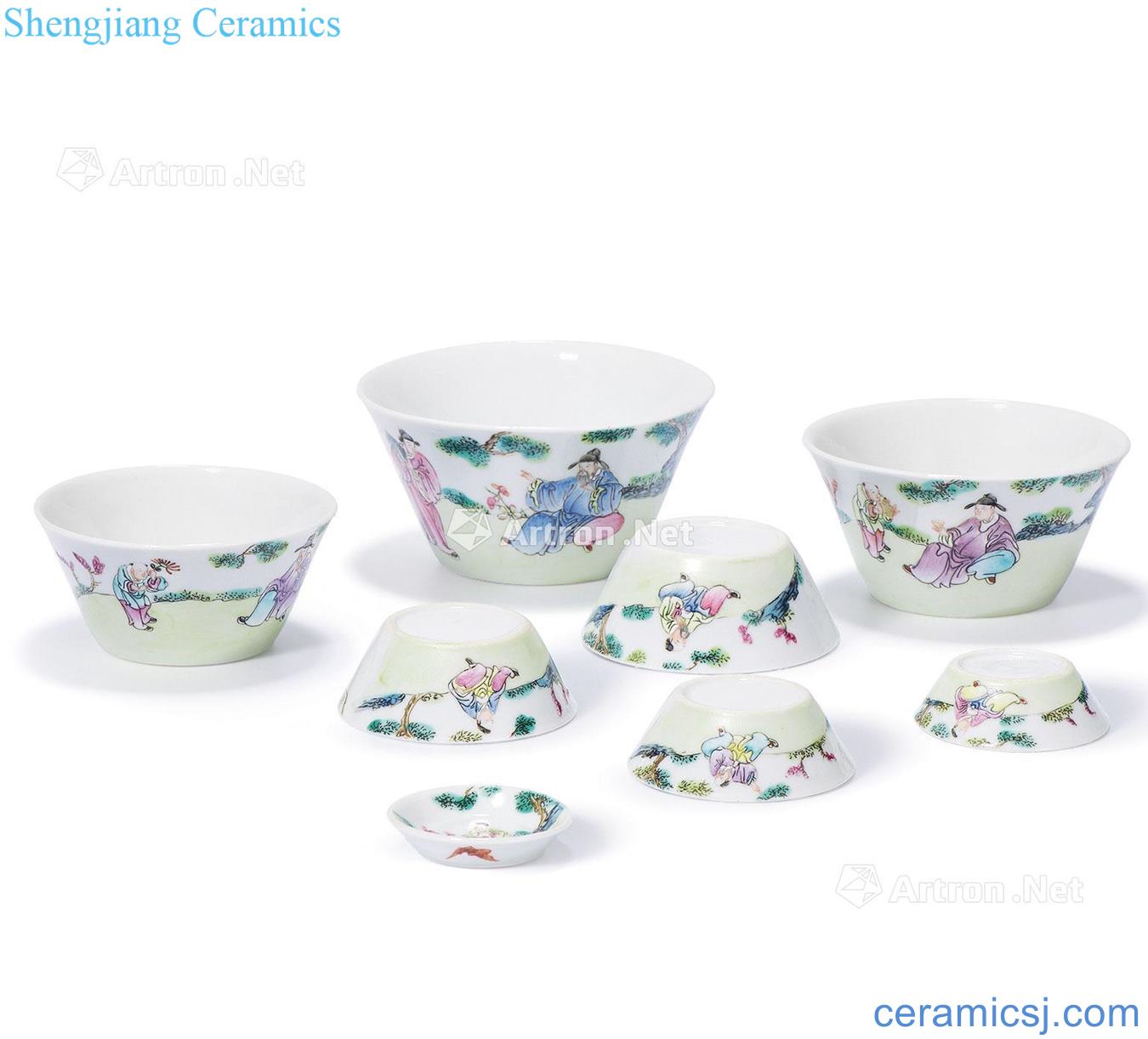 Qing qianlong pastel coats motifs closure set of cups
