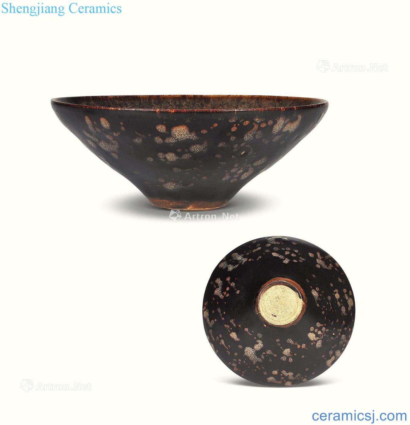 yuan Jizhou kiln paper-cut applique butterfly green-splashed bowls