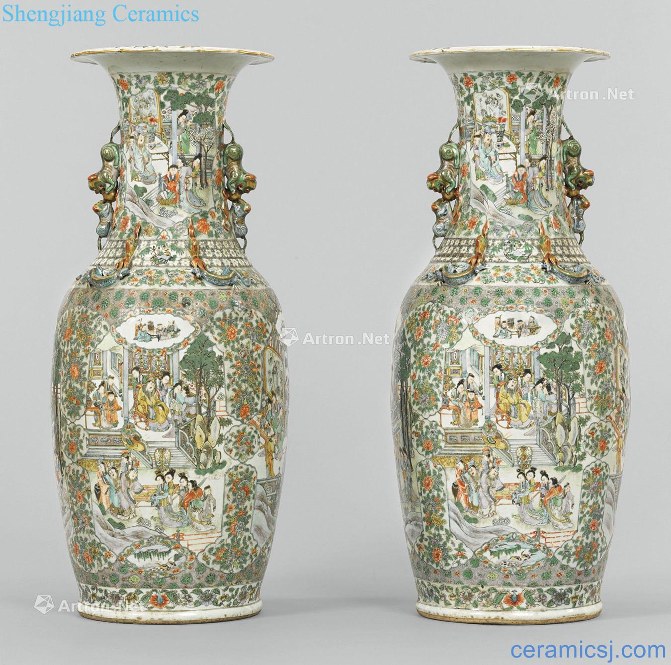 Qing dynasty in the 19th century Colorful flowers medallion "three kingdoms" vase with a lion, a pair of (a)