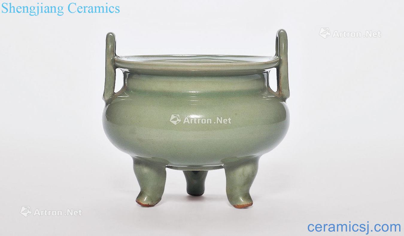 Ming Longquan celadon ears furnace with three legs