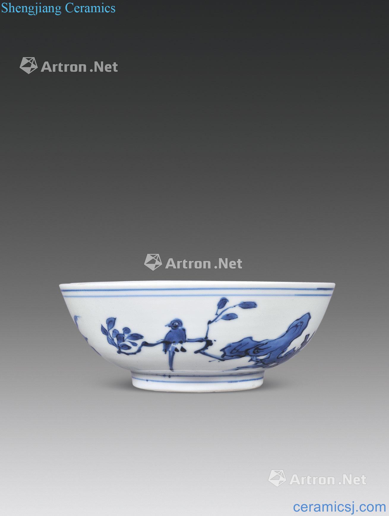 The late Ming dynasty Blue and white flowers and birds green-splashed bowls