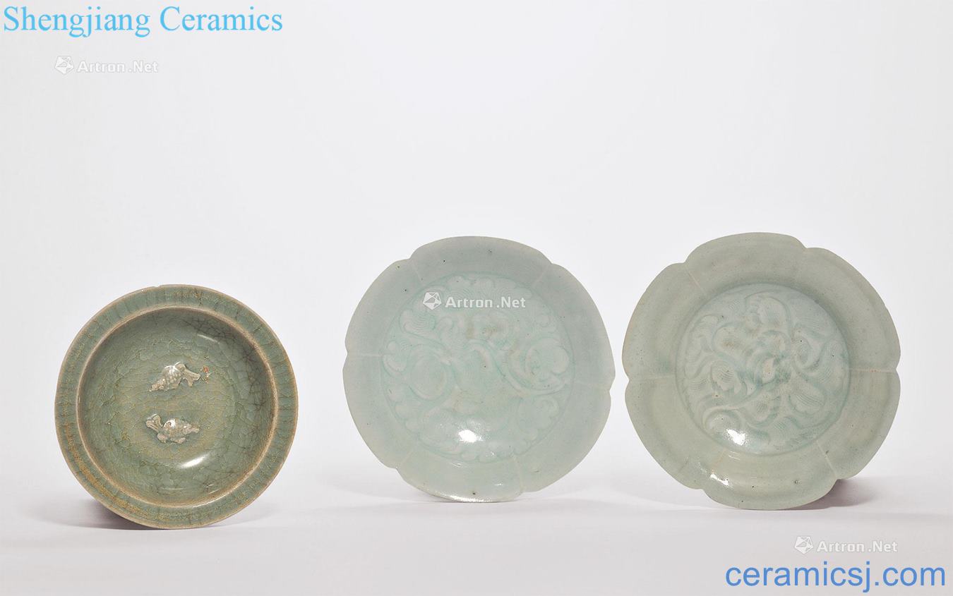 yuan Longquan celadon Pisces wash Shadow blue glaze flower grain to take oral disc (three)