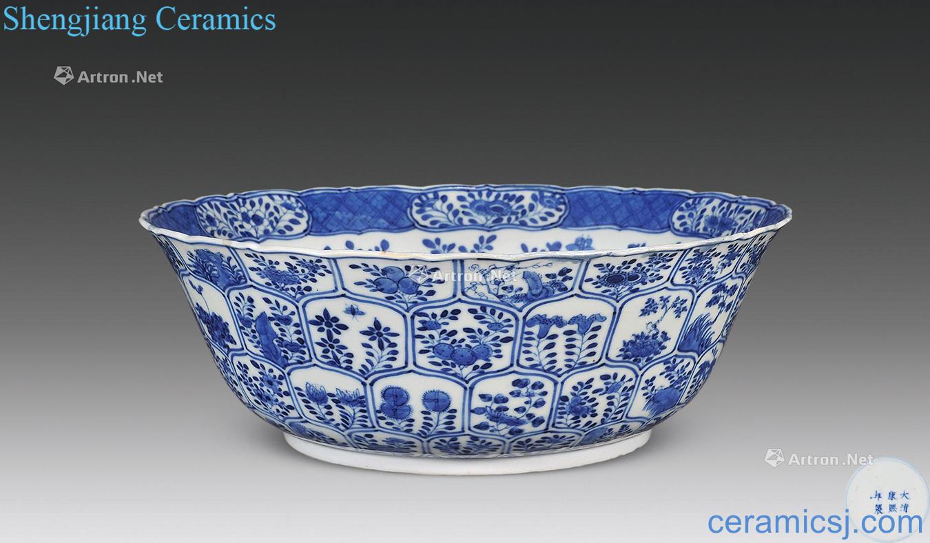 Mid qing Blue and white flower butterfly tattoo lotus-shaped bowl