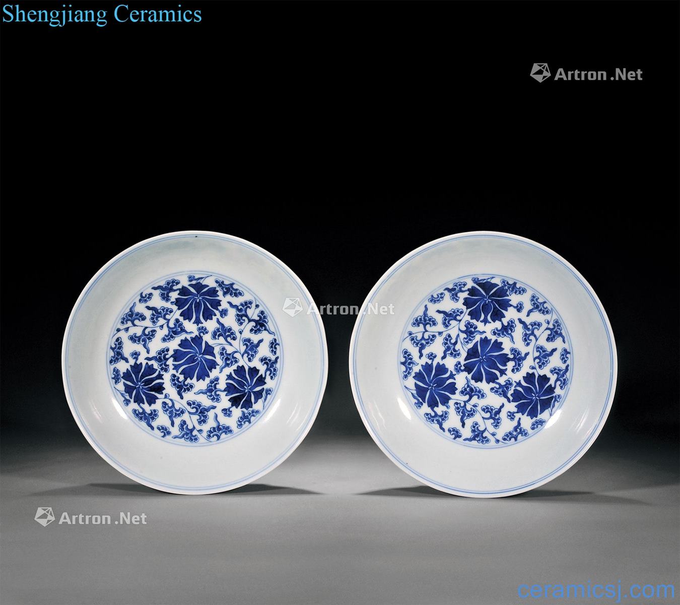 Qing qianlong Blue and white tie up lotus flower tray (a)