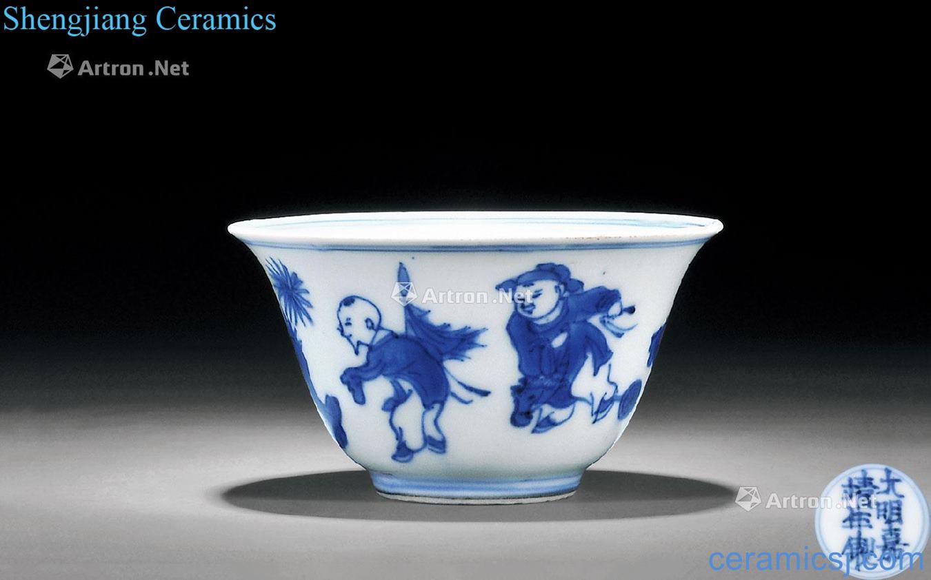 Ming jiajing or the qing emperor kangxi Blue and white figure cup baby play