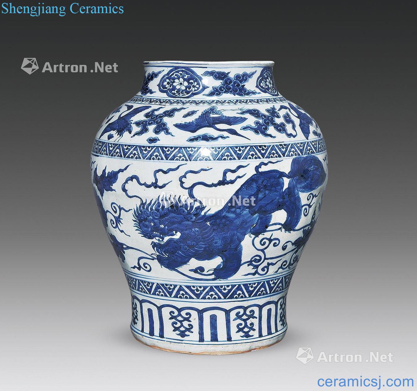 Ming Blue and white floral lion grain big cans