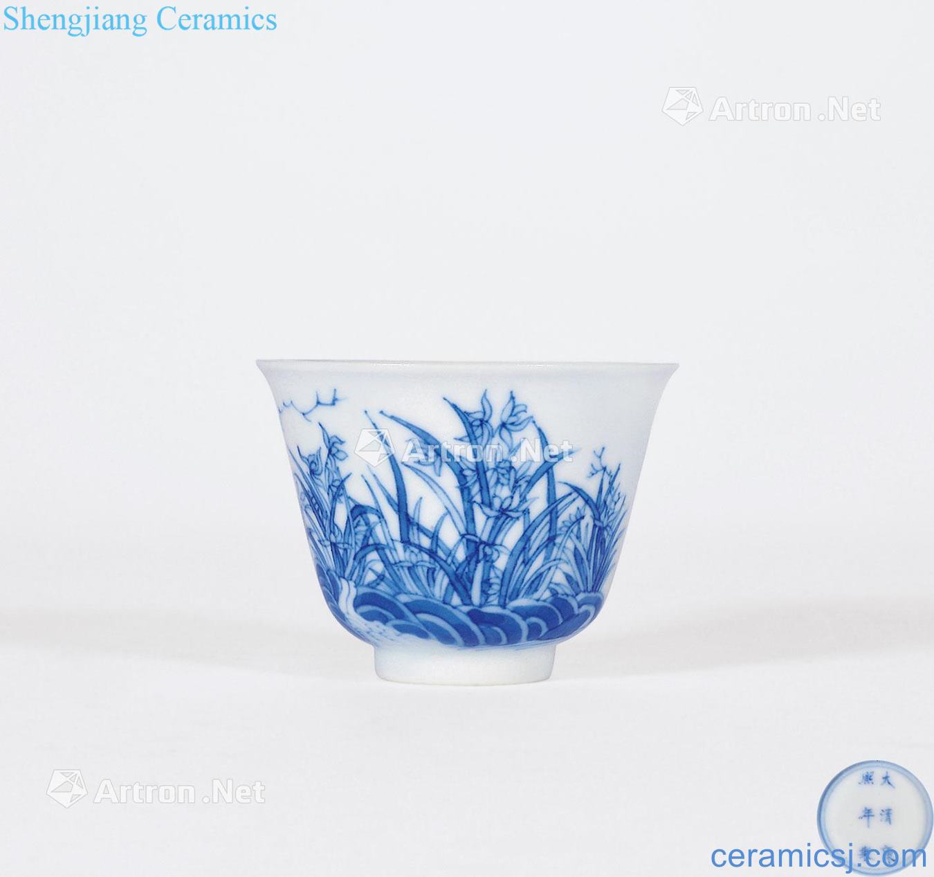 Qing guangxu Blue and white orchid flora imitation kangxi cup