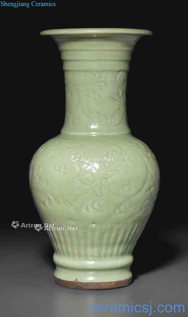 Ming the 14/15 century Longquan celadon glaze carved lotus grain PND tail-on honour