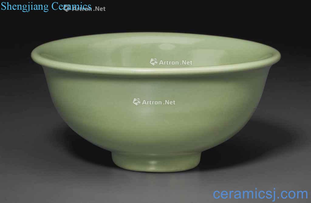 Ming in the 15th century Longquan celadon glaze 盌