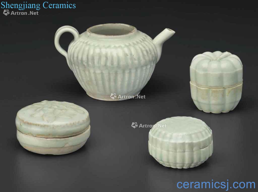 The southern song dynasty/yuan Green white glaze (a group of four pieces)