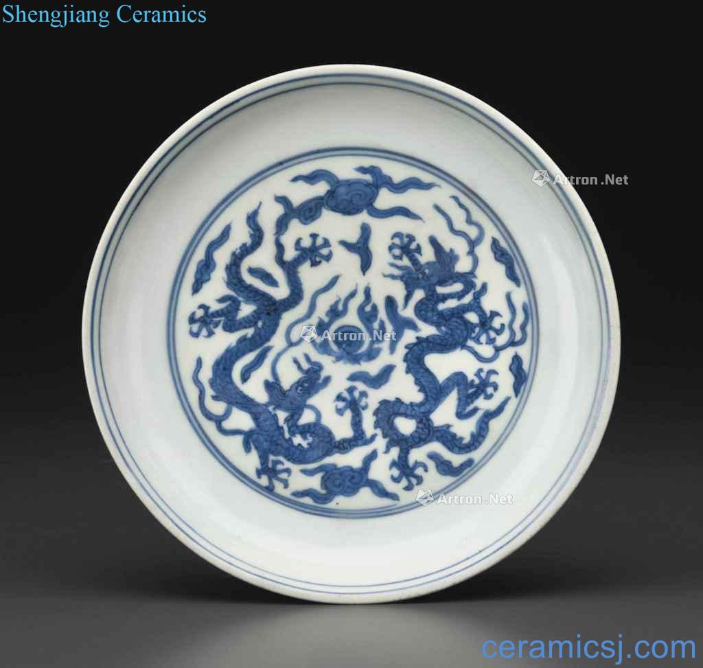 Ming jiajing Blue and white medallion ssangyong play pearl tray