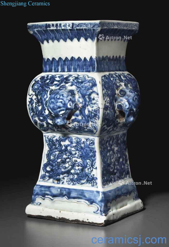 Ming wanli Blue stamps dragon pattern shop on the first bit pierced ear square vase with a bottle