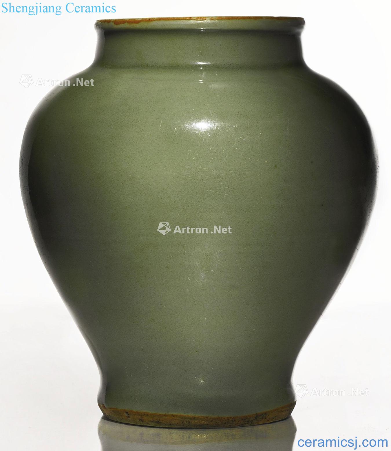 Yuan/Ming early Longquan celadon glaze tanks