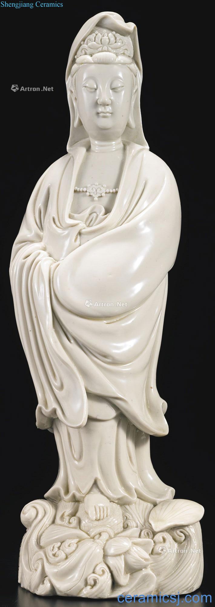 The late Ming about 1620 years Dehua white glaze guanyin stands resemble